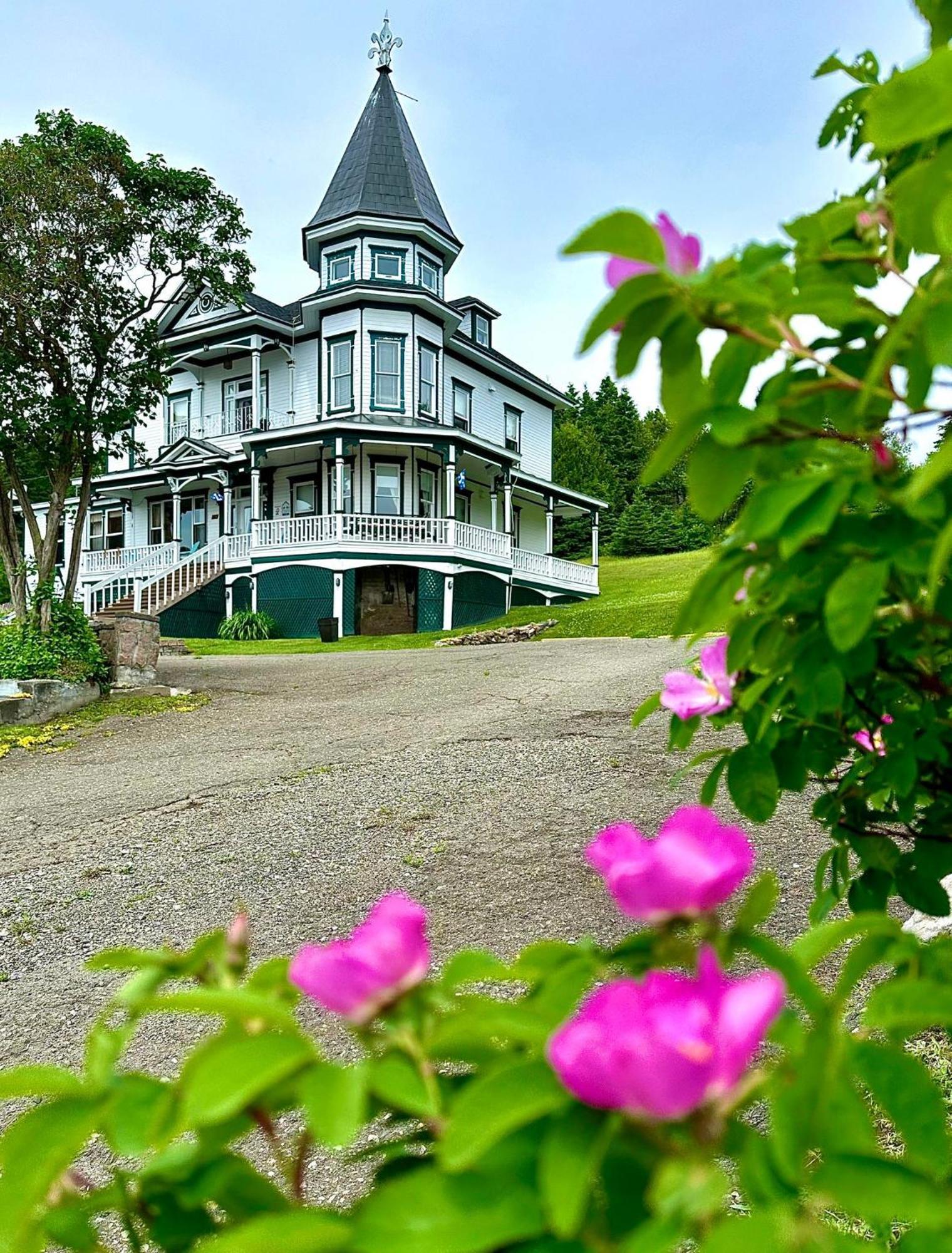Le Manoir Du Vieux Presbytere Port-Daniel Eksteriør billede