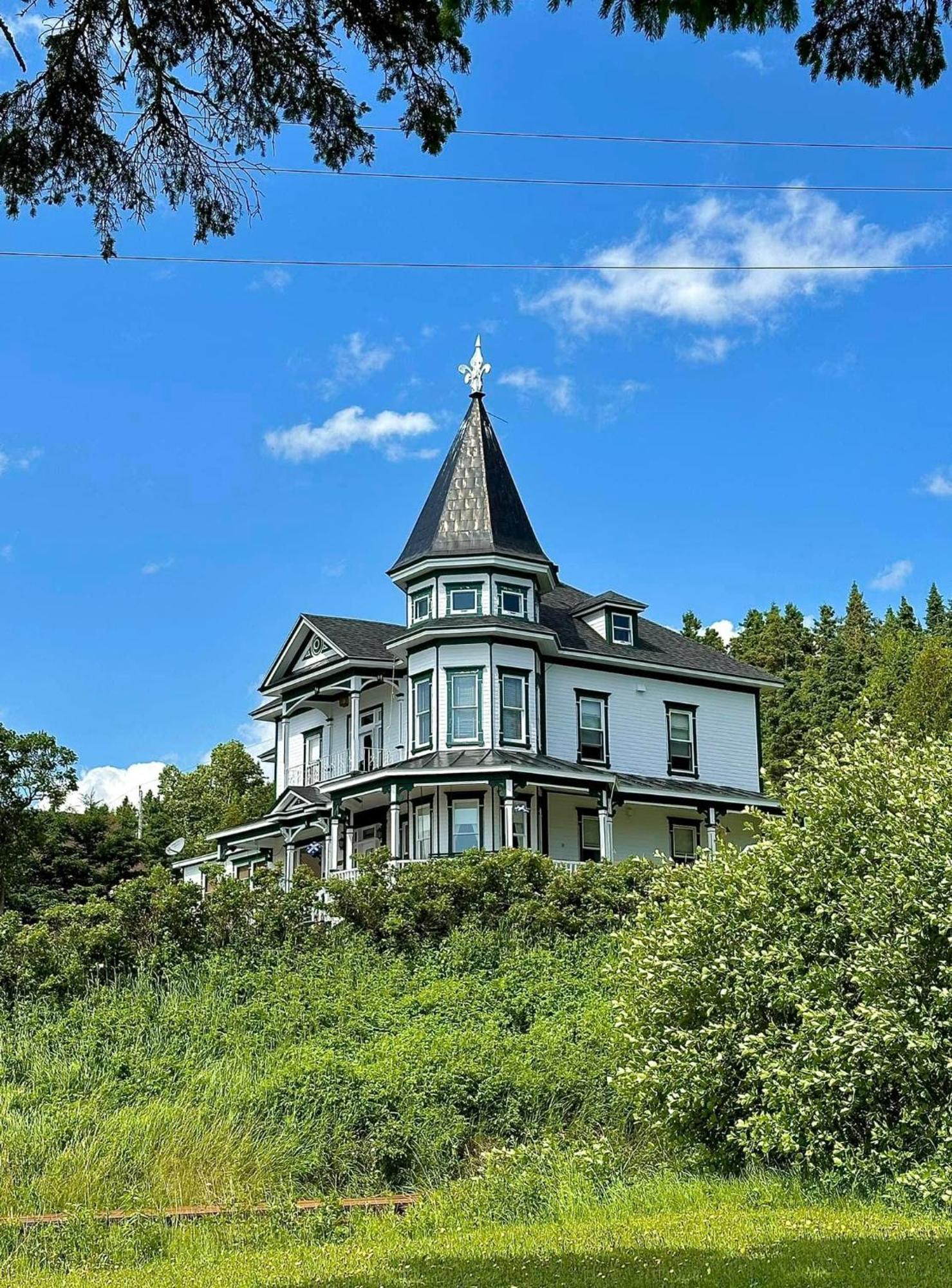 Le Manoir Du Vieux Presbytere Port-Daniel Eksteriør billede