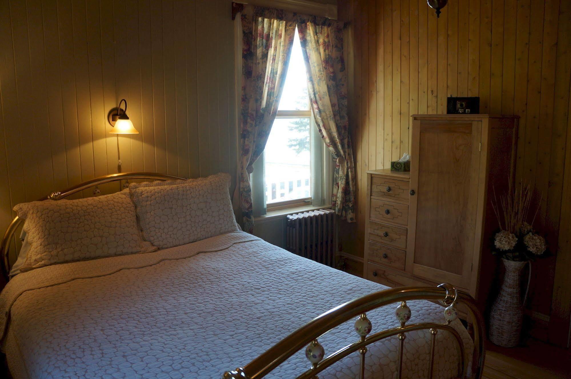 Le Manoir Du Vieux Presbytere Port-Daniel Eksteriør billede