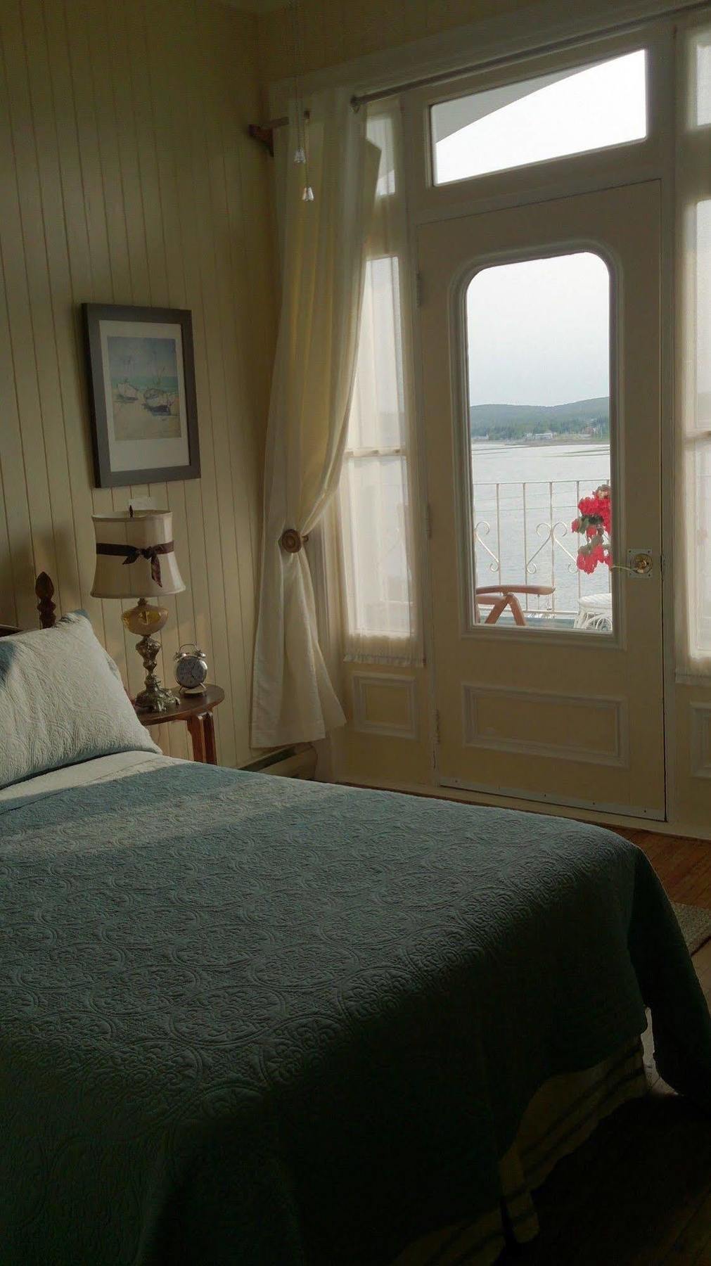 Le Manoir Du Vieux Presbytere Port-Daniel Eksteriør billede